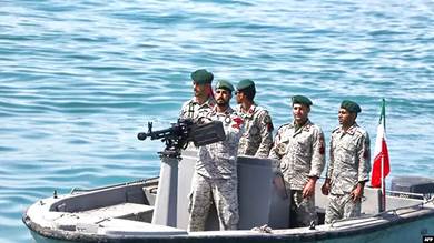 وكالة تسنيم: بحرية الحرس الثوري الإيراني تحتجز سفينتين تهربان 1.5 مليون لتر من الوقود